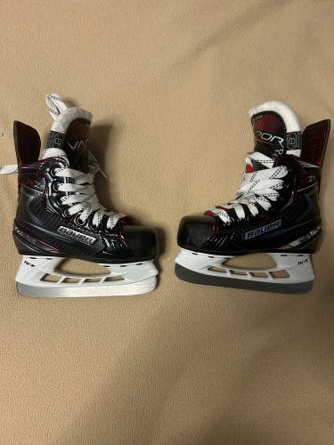 Bauer Vapor X2.7 Hockey Skates Regular Width 8 (New)
