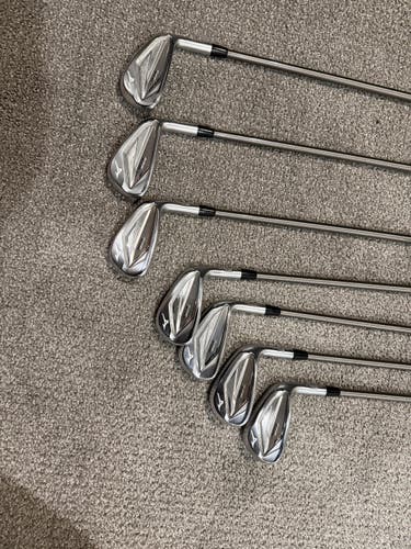 Mizuno JPX 923 Tour Right Handed Iron Set (Used) - Great Condition