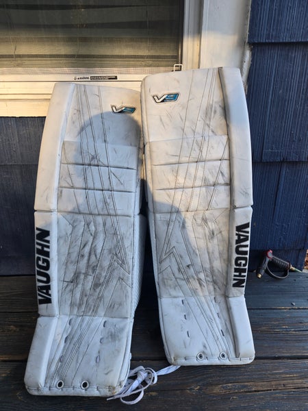 34" Vaughn Pro V Elite Goalie Leg Pads (Used)