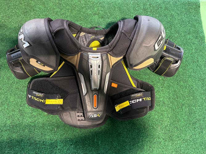CCM Tacks AS-V Shoulder Pads (Used) | Senior Medium