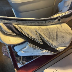 Bauer RX9 Full Right Pro Stock (Used) Left Hand Catcher (Used)