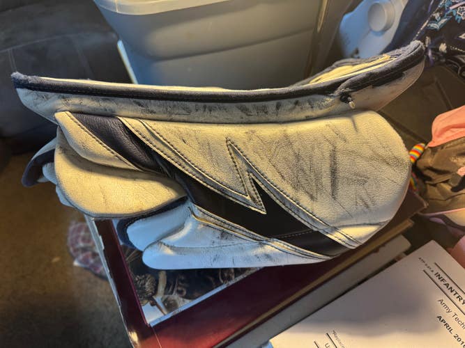 Bauer RX9 Full Right Pro Stock (Used) Left Hand Catcher (Used)