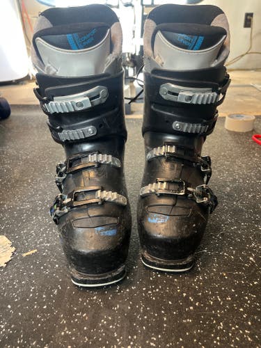 Mondo 22 & 22.5 Kid's Lange All Mountain LX 70 W Ski Boots Soft Flex (Used)