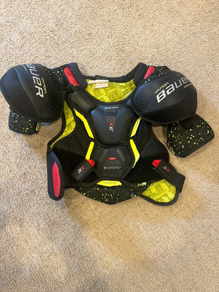 Men's Medium Junior Bauer Vapor 3X Shoulder Pads (Used)