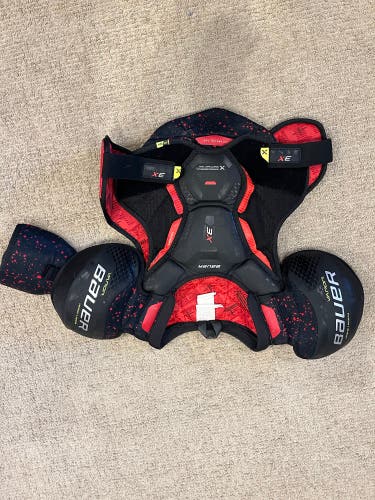 Men's Medium Intermediate Bauer Vapor 3X Pro Shoulder Pads (Used)