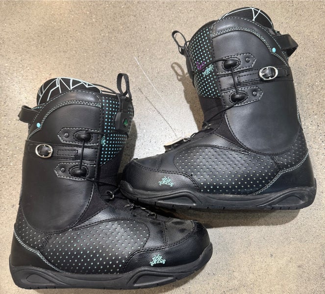 Women's Size M 8.5 (W 9.5) K2 Snowboard Boots Medium Flex (Used)