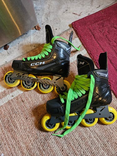 CCM Inline Skates Regular Width Size 7 (Used)