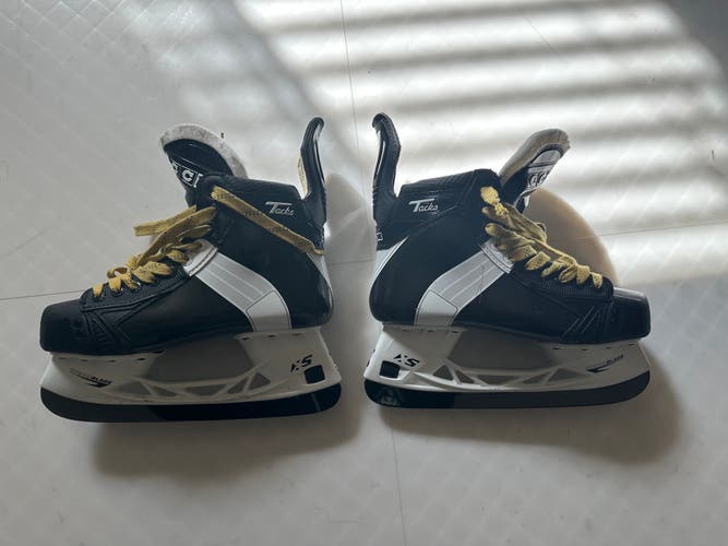 2024 Hockey Skates Regular Width Size 6 (Used)