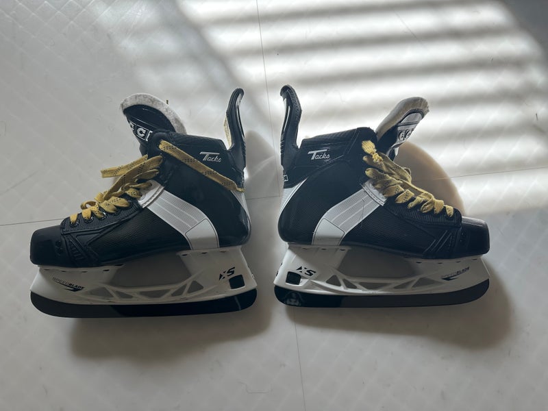 2024 Hockey Skates Regular Width Size 6 (Used)
