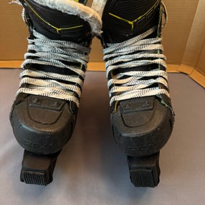CCM Super Tacks 9370 Hockey Skates Regular Width Size 3.5 (Used)