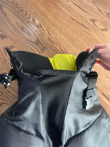 Youth Large Pure Hockey Hockey Pants (Used)