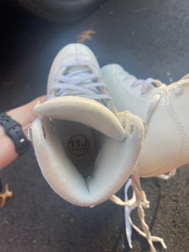 Jackson Ultima Figure Skates Junior 11 (Used)