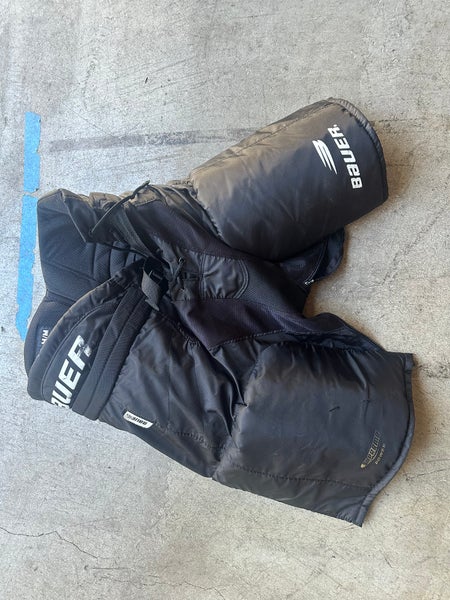 Senior Medium Bauer Supreme 2000 Hockey Pants (Used)