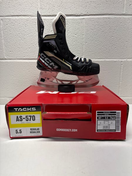 2022 CCM Tacks AS-570 Hockey Skates Regular Width Size 5.5 (New)