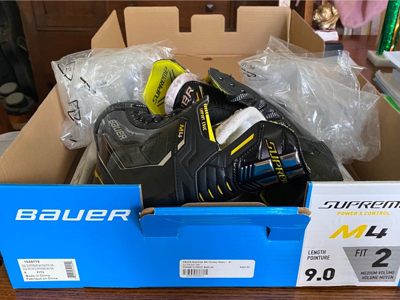 2022 Bauer Supreme M4 Hockey Skates Regular Width 9 (Used)