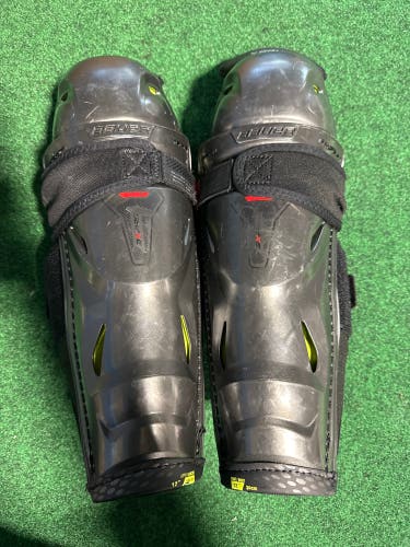 Junior Bauer Vapor 3X Pro Shin Pads 12" (Used)