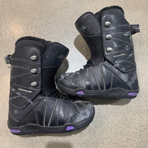 Women's K2 Affair Snowboard Boots | Size 7.0