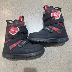 Youth Burton Grom Snowboard Boots | Size 5Y