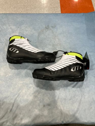 Whitewood 424NN Cross Country Ski Boots Size 43