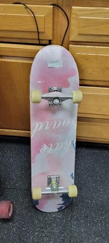 Used SKATEBOARD Complete Skateboard None Regular 11497-S000153612