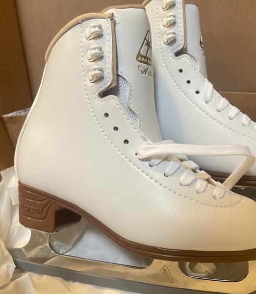 Jackson Ultima Figure Skates B Junior 2.5 (New)