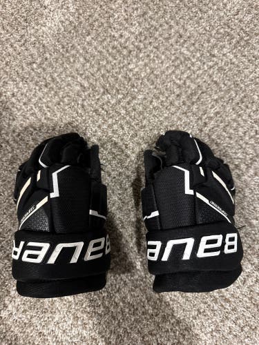 Bauer Supreme Mach Gloves 9" (Used)