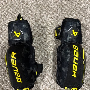 Youth Medium Bauer Supreme Elbow Pads (Used)