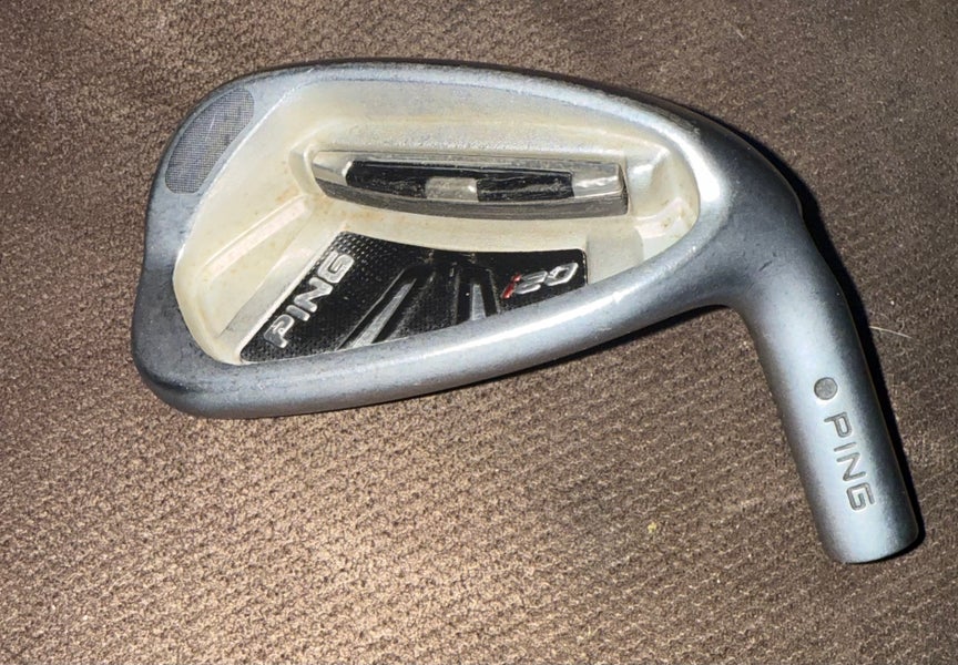 Men's Titleist Right Handed Wedge 52 Degree (Used)