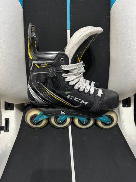 CCM Inline Skates Regular Width Size 9 (Used)