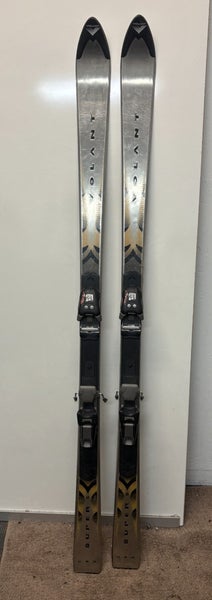 Volant Super Karve S 163cm Stainless Steel Capped Skis Marker M28 v Bindings