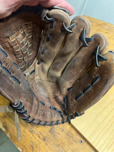 Louisville Slugger TPX RH Outfield Baseball Glove 12" (Used)