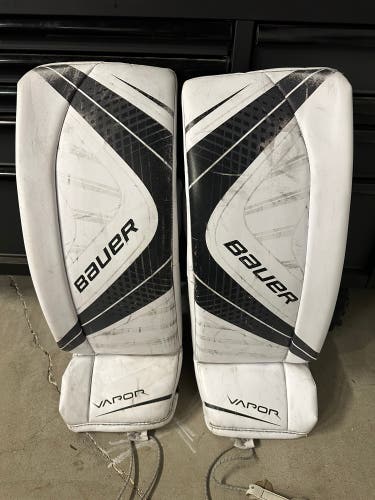 Large Bauer Vapor X700 Goalie Leg Pads (Used)