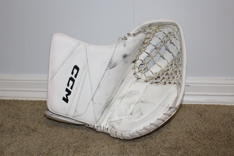 CCM Axis 2 Goalie Glove 591 break (Used)