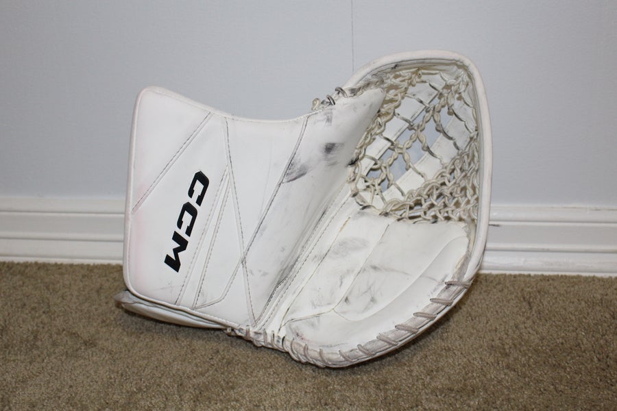 CCM Axis 2 Goalie Glove 591 break (Used)