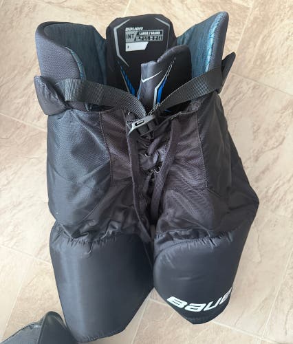 Intermediate Large Bauer Hockey Pants (Used)