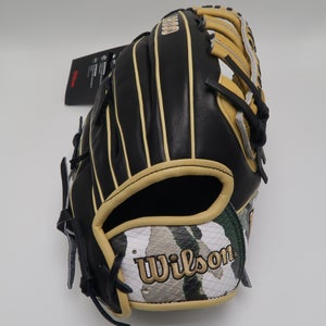 Wilson RH Outfield A2000 1810 Baseball Glove 12.75" New WBW102038
