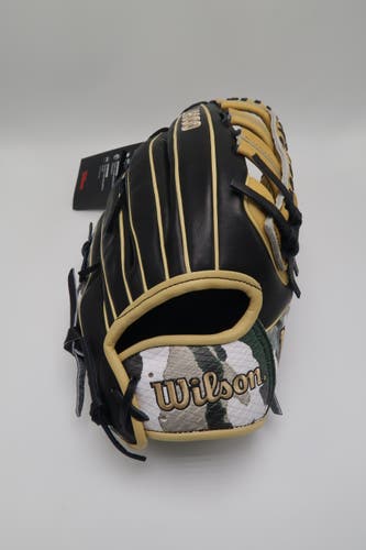 Wilson RH Outfield A2000 1810 Baseball Glove 12.75" New WBW102038