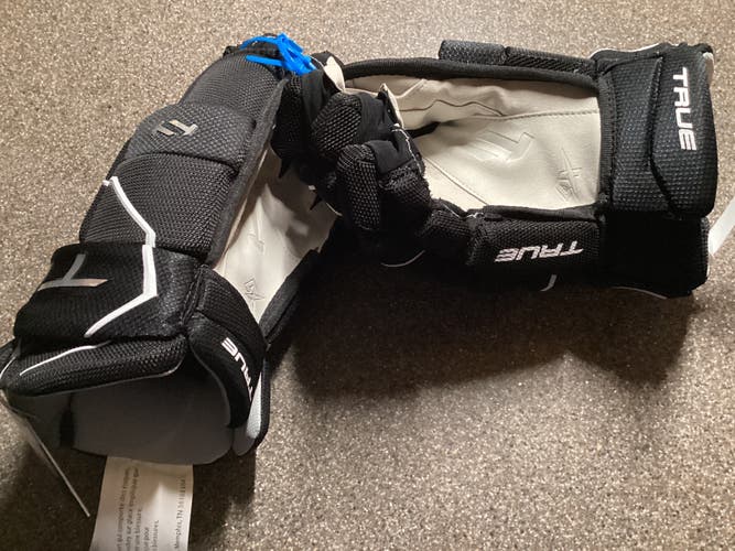 True Catalyst 7X3 Gloves 14" (New)