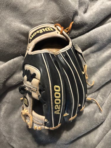 Wilson A2000 1786 RH Infield Baseball Glove 11.5" (Used)