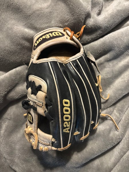 Wilson A2000 1786 RH Infield Baseball Glove 11.5" (Used)