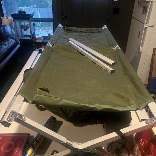 Like New US Army Issue Camp Cot with Carry Bag