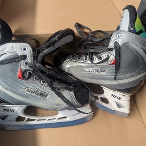 Bauer Vapor X30 Hockey Skates Regular Width Size 5 (Used)