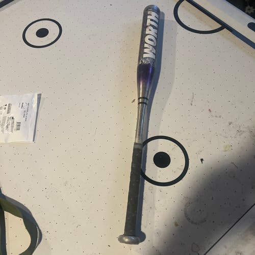 Worth Blade 13 Bat (-13) 15 oz 28" (Used) Worth Blade Softball Bat 28L/ 15 OZ - W8YB  2 1/4"