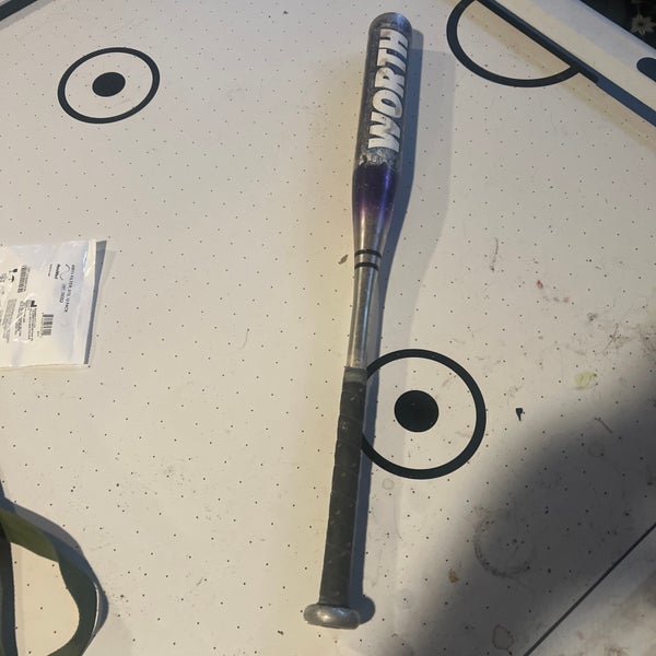 Worth Blade 13 Bat (-13) 15 oz 28" (Used) Worth Blade Softball Bat 28L/ 15 OZ - W8YB 2 1/4"