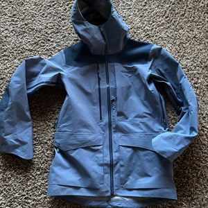 Blue Men's Large Norrona Jacket (Used)