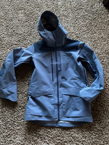Blue Men's Large Norrona Jacket (Used)