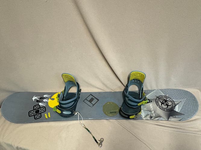 Unisex 149cm K2 Zombie Outbreak Response Team Snowboard All Mountain With Bindings 149 cm (Used)
