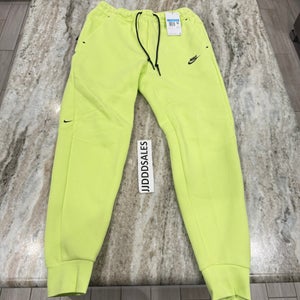 Nike Tech Fleece Jogger Sweatpants Lemon Twist  HV0959-736 Men’s Size M NWT

New With Tags
