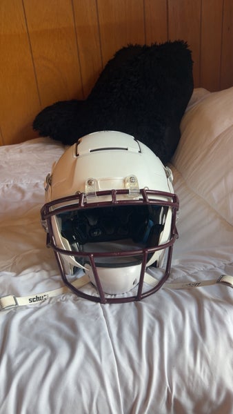 Adult Medium Schutt F7 2.0 Helmet (Used)