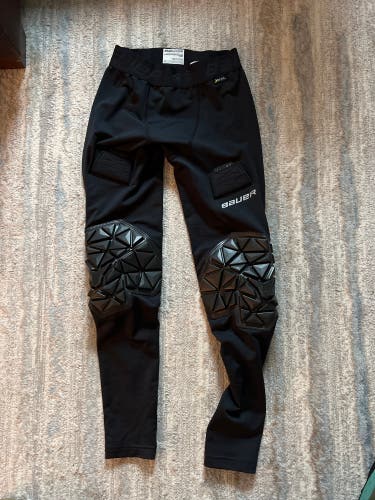 Senior Small Bauer Elite Goalie padded compression pants base layer knee pads - used mint condition